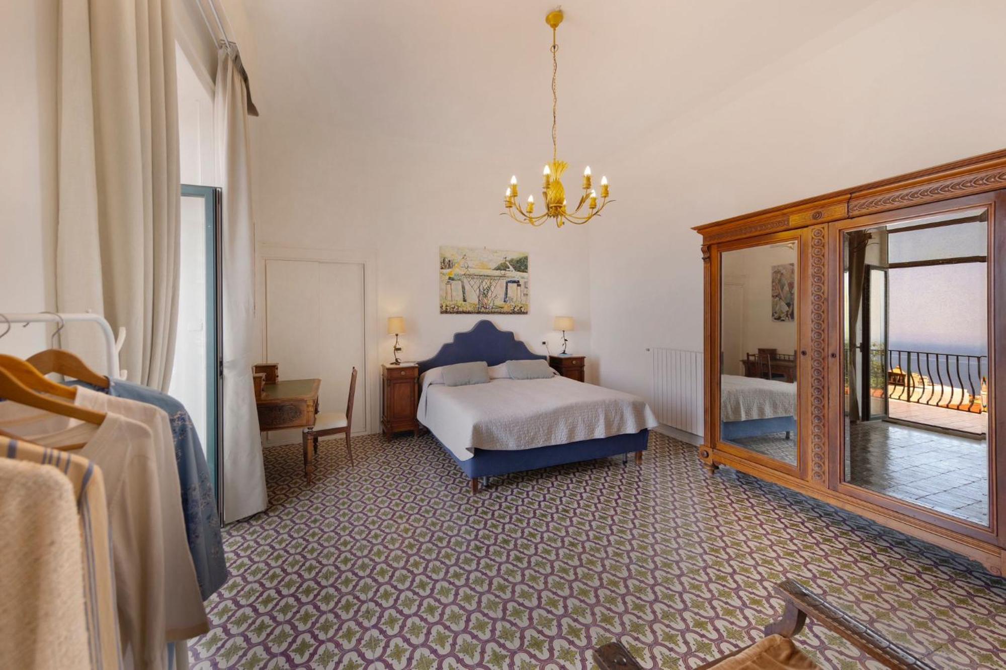 ماسّا لوبْرينسِ Villa Mundis Relais المظهر الخارجي الصورة